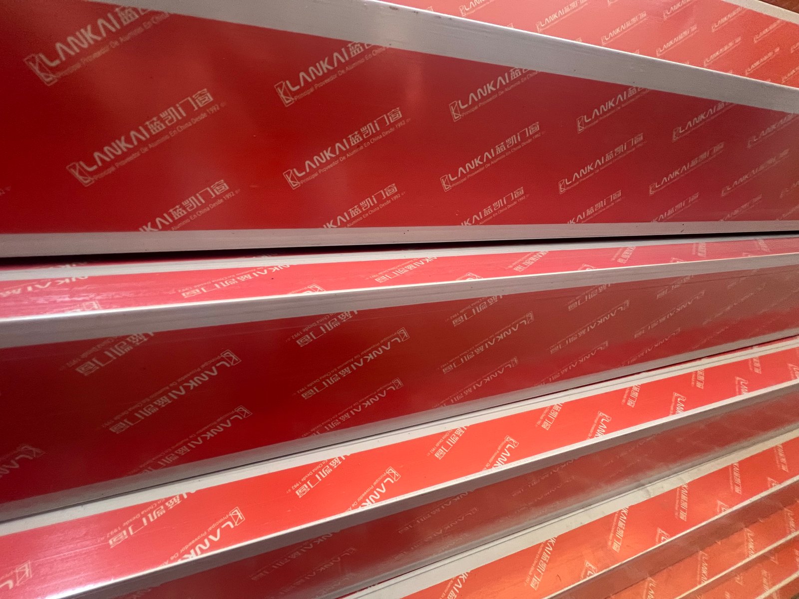 Perfiles de aluminio LANKAI